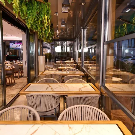 Livinton Atasehir Hotel *