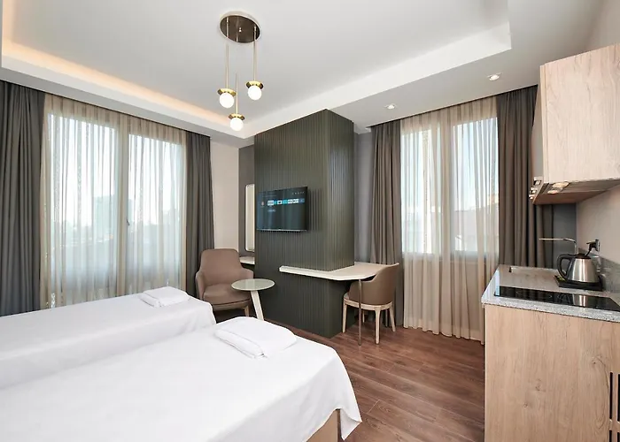 Livinton Atasehir Hotel *