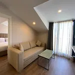 Livinton Atasehir Hotel *